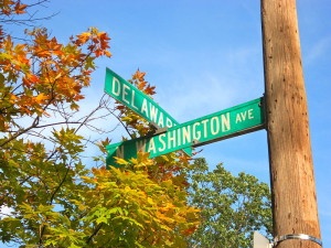 800px-Washington_crossing_the_Delaware,_Scranton_PA
